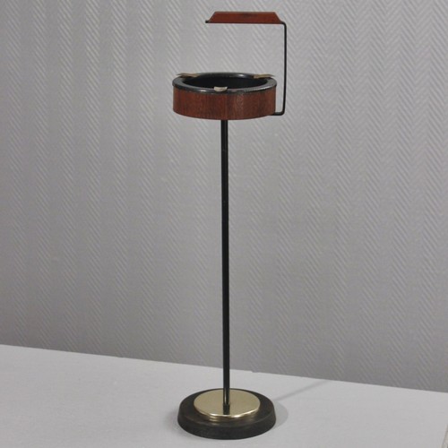 Cendrier moderniste sur - , pied