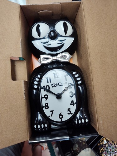 Black tuxedo kit - kat, clock