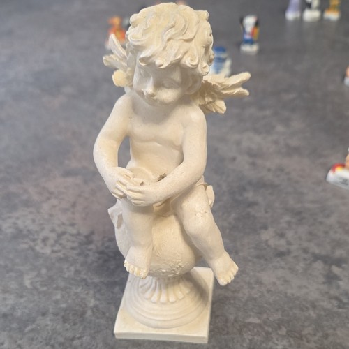 Figurine décorative chérubin