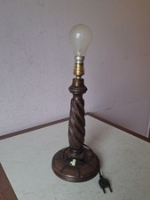 pied de lampe en bois torsadé