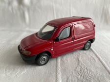 Citroen Berlingo Utility Sheet Metal with Giraffe - 1/43 Hauteville