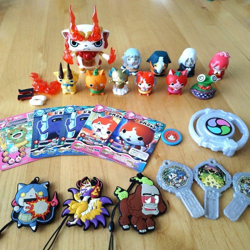Lot figurines kai watch - figurines,