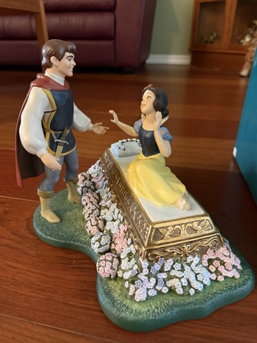 Wdcc disney kiss - ,