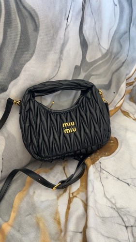 Sac main miu - sac, À