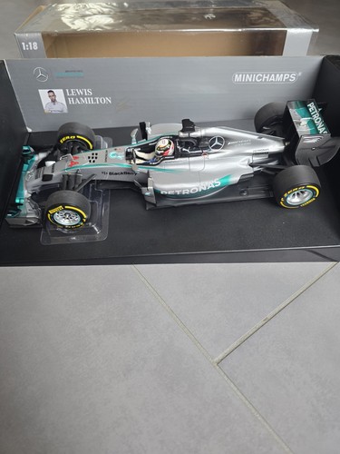 Minichamps mercedes w05 lewis - minichamps,