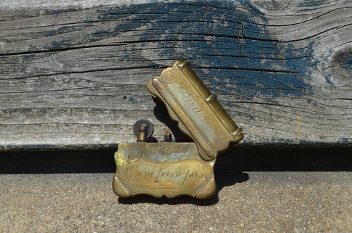 Briquet poilu laiton - briquet,