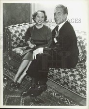 1950 Press Photo Gayelord Hauser and Merle Oberon at Paris - kfa39643
