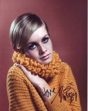 TWIGGY Signed 8x10 Photo w/ Hologram COA