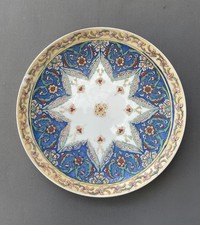 Assiette en porcelaine