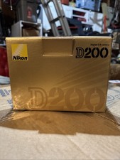 Nikon D200 10.2mp Digtal SLR Camera Body Black with Battery and Charger