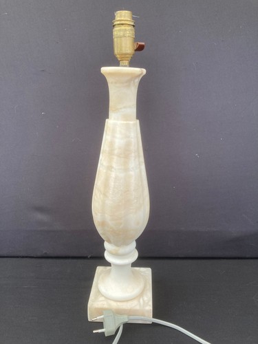 Ancien pied lampe en - de,