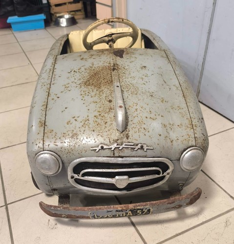Voiture pédales mfa peugeot - voiture, a