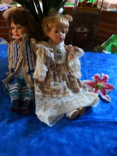 Lot les 2poupées porcelaines - lot,