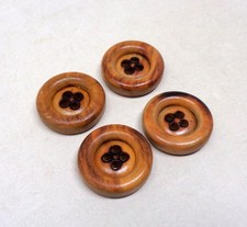 Lot 4 Boutons anciens en bois