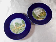PAIRE DE SOUS TASSES  BLEUE & BLANCHE PAYSAGE EN PORCELAINE DE PARIS OU LIMOGES