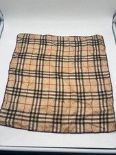 Carré de soie Burberry –