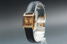 Montre carrée femme vintage
