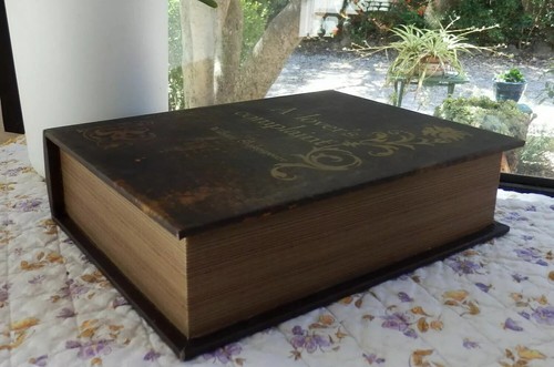 Boite livre dite - dite,