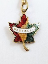 KEYCHAIN - Souvenir MONTREAL - Maple Leaf - Enameled Metal 1960s -