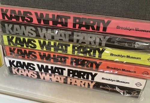 Kaws what party livres - livres, full