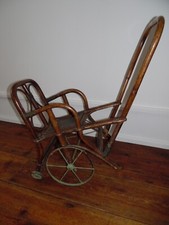 Belle poussette de poupée 