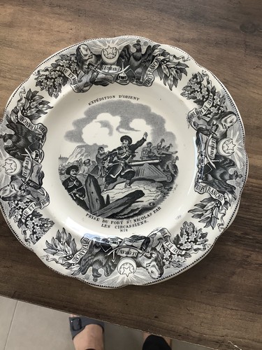 Assiette ancienne médaille - assiette,
