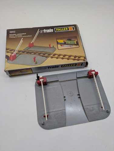 Faller train 3852 - e-train, passage