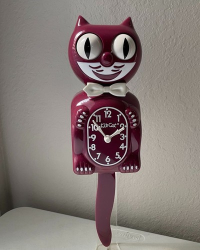 Retired burgundy kit - kit, cat