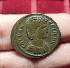 #81-11 ~ GALERIA VALERIA -