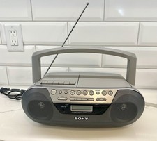 SONY CFD-S05 BOOMBOX CD PLAYER Radio Cassette w/ cord TESTED & WORKS