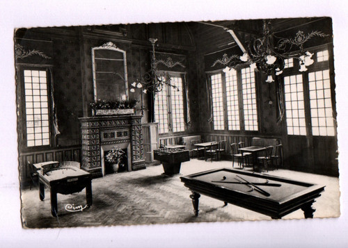 Vic sur cere - salle, de