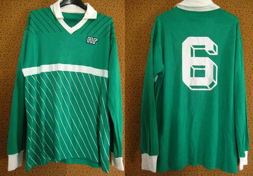 Maillot vintage vert - vert, porté