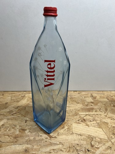 Ancienne bouteille eau en - d,