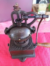 Beau moulin à café ancien de