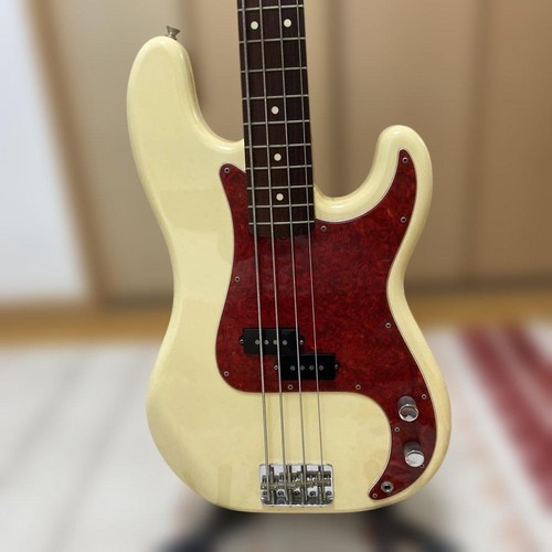 Guitare basse électrique