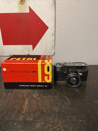 Petri camera color - petri,