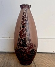Vase Art Deco par Val . Vers 1925. Signé . Verre Gravé Dégagé À L’acide.