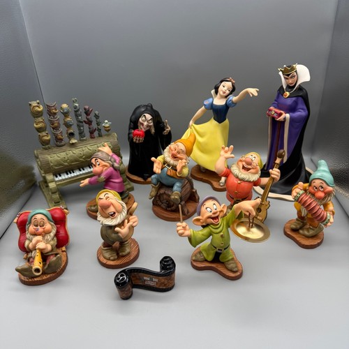 Walt disney wdcc snow white - walt,