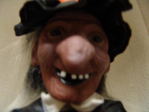Vintage animated witch - animated,