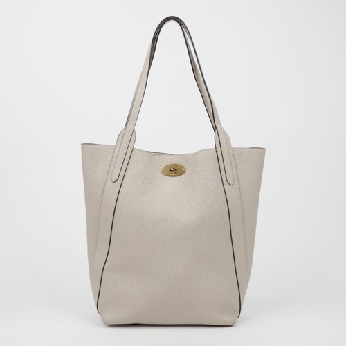 Mulberry sac main north - à,