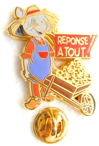 Pin reponse tout - pin's,
