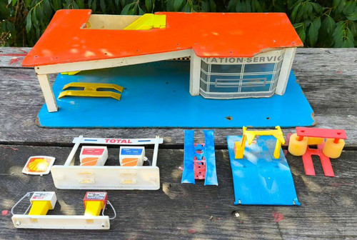 Jouet ancien garage - , pour