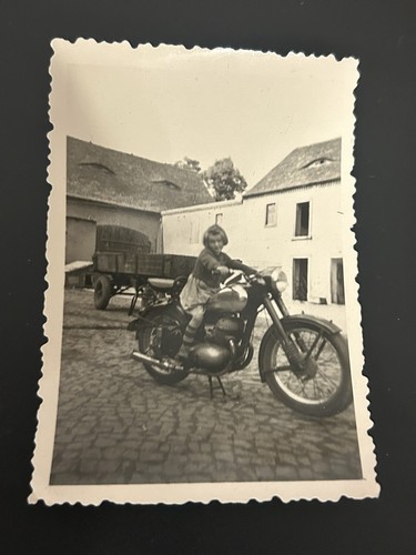 Photo moto ancienne - photo,