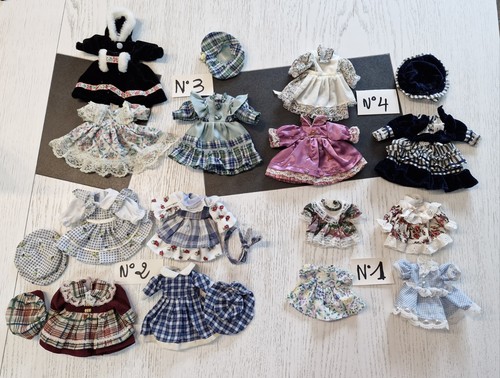 Robes pour petites poupées - petites,