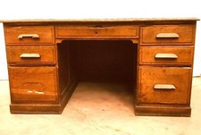 bureau plat administratif en chêne model à caissons . XX siècle .