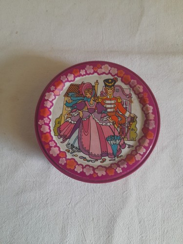 Ancienne petite boîte - petite,