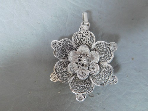 Pendentif ancien fleur motif - pendentif,