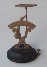 Ancien pèse lettres gravé
