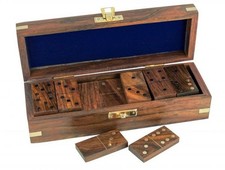 Jeu De Domino En Bois Avec Du