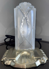 Léon Auguste Hugue  ( 1878-1970 )  Veilleuse Art Deco.  Signée